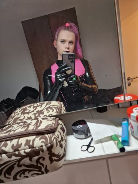 latex.princess13