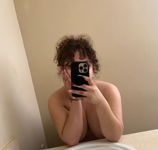 sara_smiles02