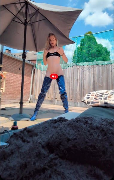 premiumnaomiandfriends