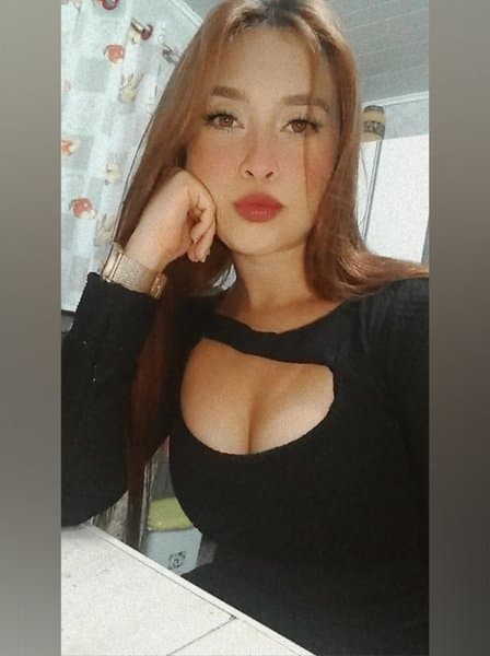 hotwiferedpink