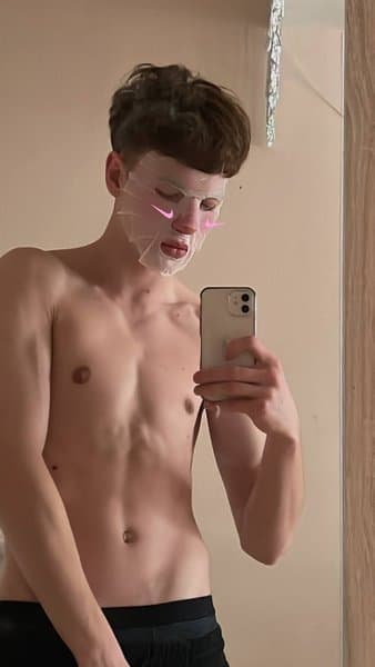 kelly_twink