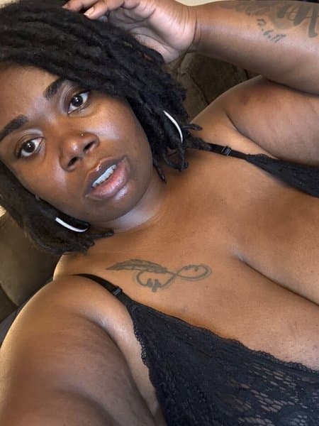 bbw-cheekynique