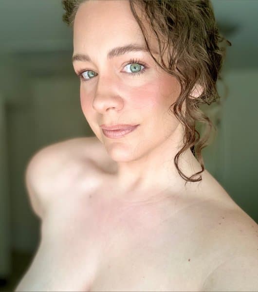 jade.green.eyes