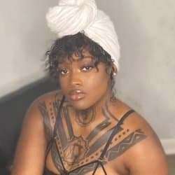 onlygoddesxgolden