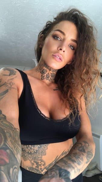 uniquepetiteandtattooed