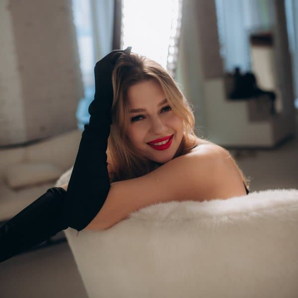 mia.vellor