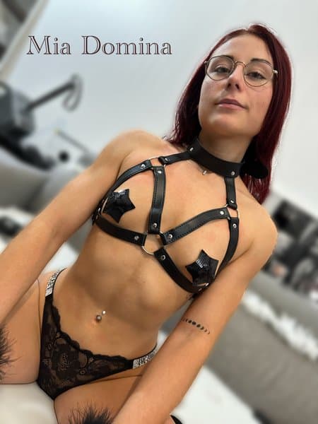 mia_domina_off