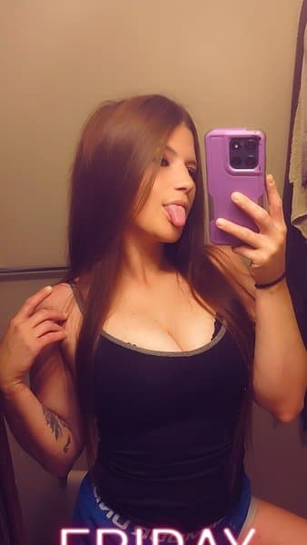 hot.brunetteee